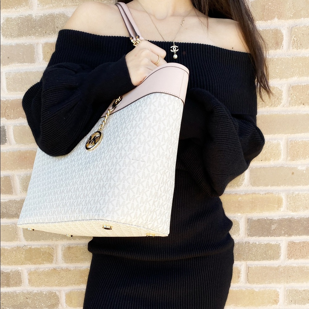 Gaby’sBags👜💕-NWT Michael Kors Tote - Picture 7 of 8
